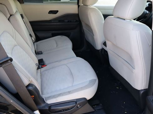 Used 2023 Nissan Pathfinder SV FWD image 18