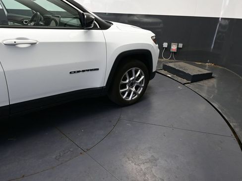 Used 2025 Jeep Compass Limited AWD/4WD image 23