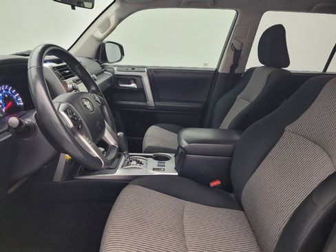 Used 2018 Toyota 4Runner SR5 AWD/4WD image 17