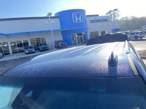 Used 2023 Chevrolet Suburban LT image 27