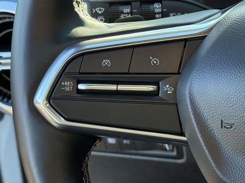 Used 2025 Chevrolet Equinox EV LT w/ Convenience Package image 19