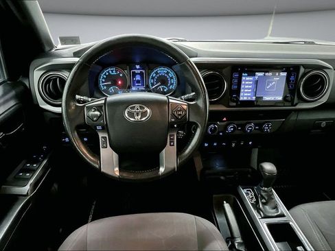 Used 2019 Toyota Tacoma TRD Sport w/ Technology Package AWD/4WD image 9
