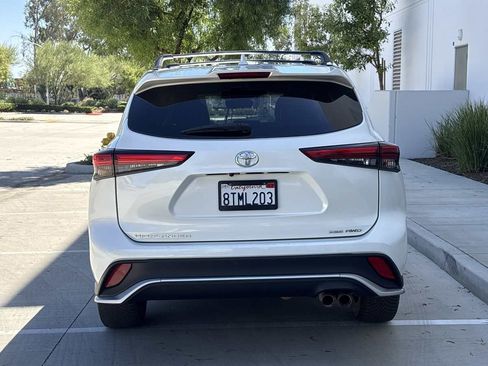 Used 2021 Toyota Highlander XSE AWD/4WD image 4