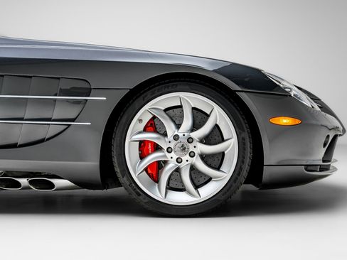 Used 2008 Mercedes-Benz SLR image 45