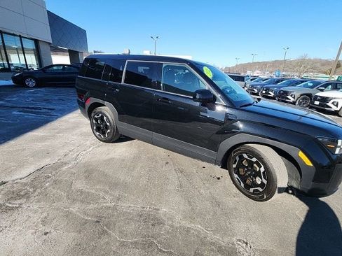 Used 2025 Hyundai Santa Fe SE image 3