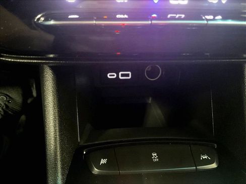 Used 2023 Chevrolet Bolt LT FWD image 26