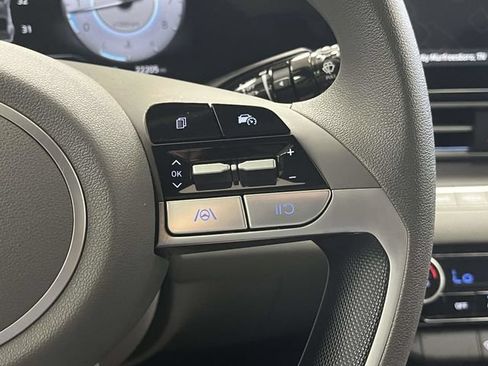 Used 2024 Hyundai Elantra SEL FWD image 30