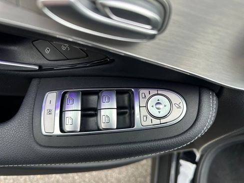 Used 2022 Mercedes-Benz GLC 300 image 27