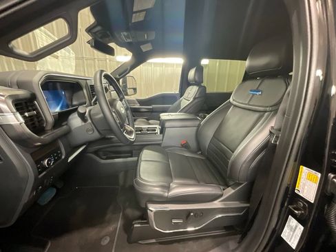 Used 2026 Ford F250 Platinum w/ FX4 Off-Road Package AWD/4WD image 9