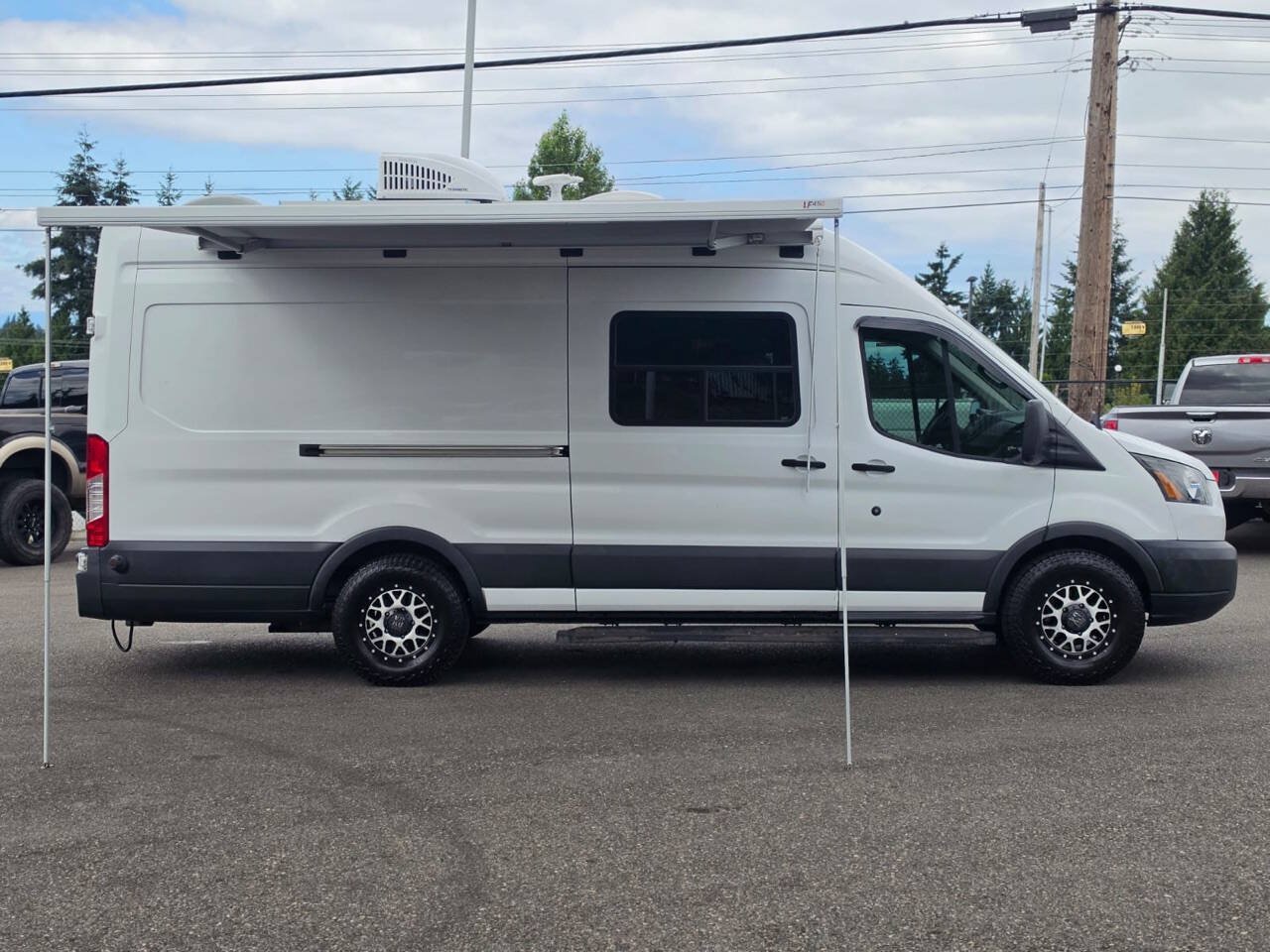 Used 2017 Ford Transit 250 148 High Roof Extended RWD image 21