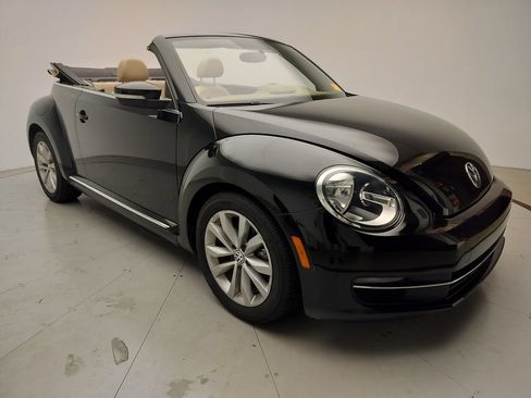 Used 2015 Volkswagen Beetle TDI FWD image 2