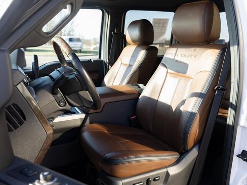 Used 2015 Ford F250 Platinum w/ FX4 Off-Road Package image 6