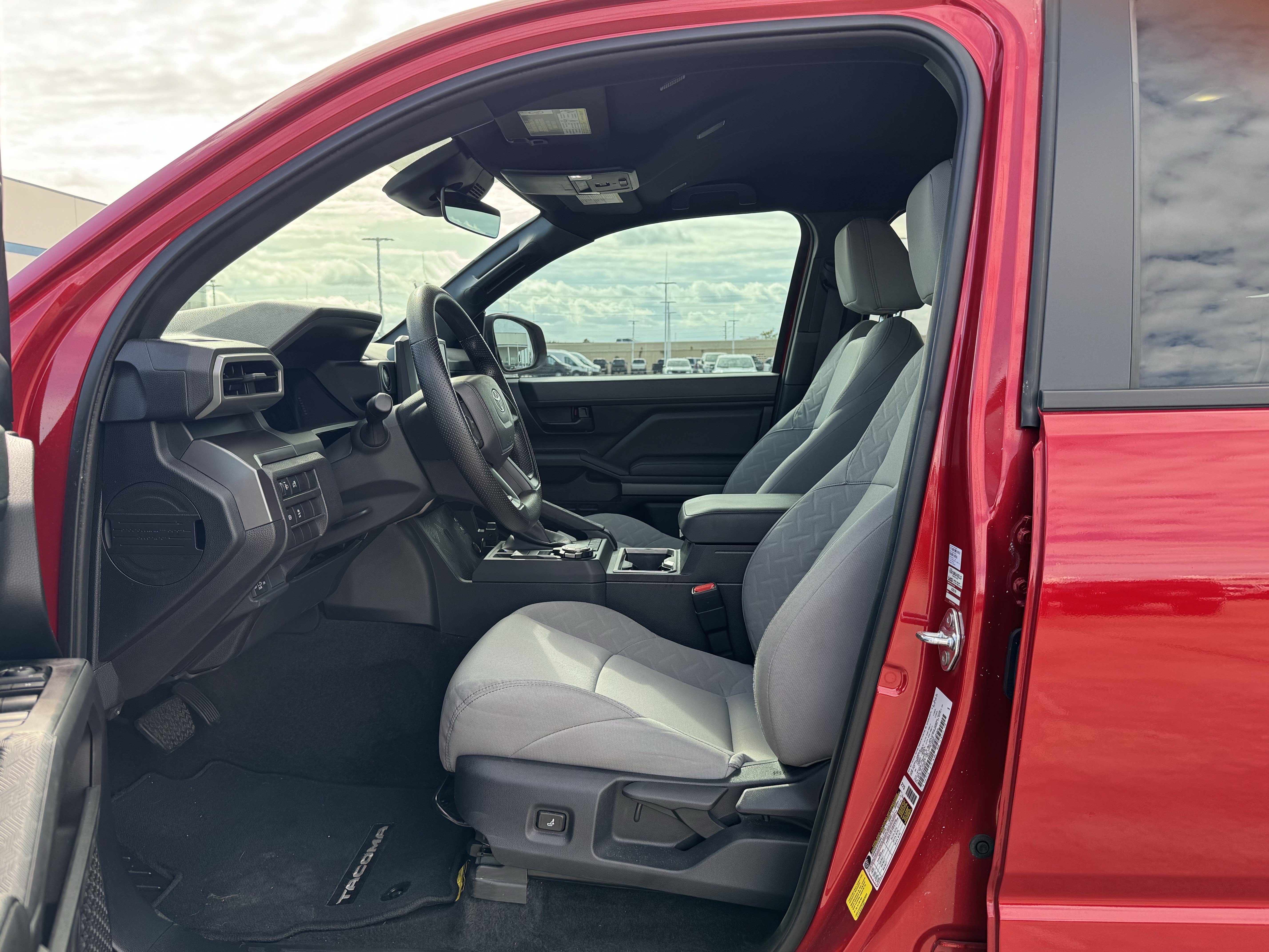 Used 2025 Toyota Tacoma SR5 AWD/4WD image 16