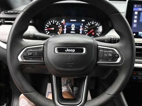 Used 2024 Jeep Compass Latitude AWD/4WD image 13