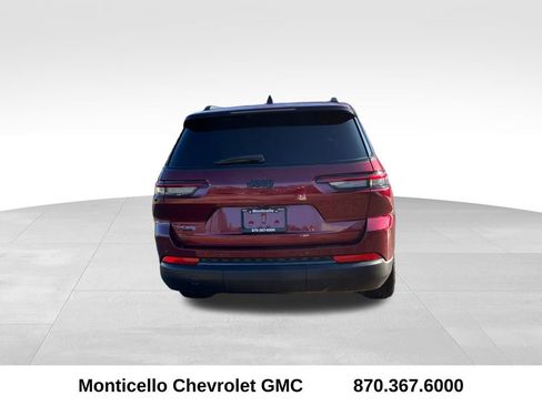 Used 2024 Jeep Grand Cherokee L Laredo image 4