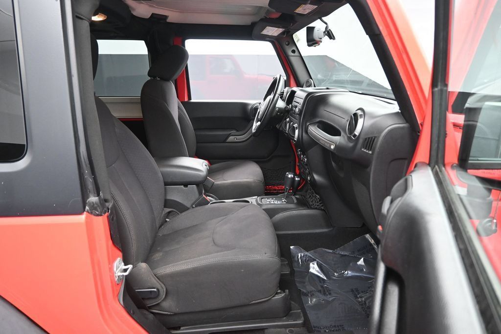 Used 2013 Jeep Wrangler Sport AWD/4WD image 18