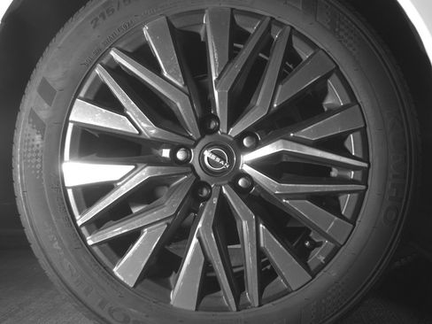 Used 2025 Nissan Altima 2.5 SV FWD image 15