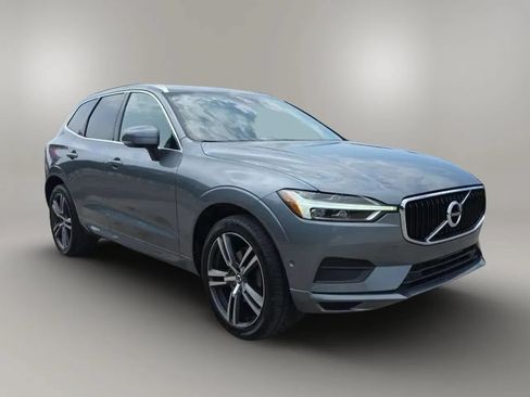 Used 2018 Volvo XC60 T5 Momentum w/ Vision Package AWD/4WD image 3