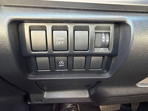 Used 2024 Subaru Forester Premium AWD/4WD image 17