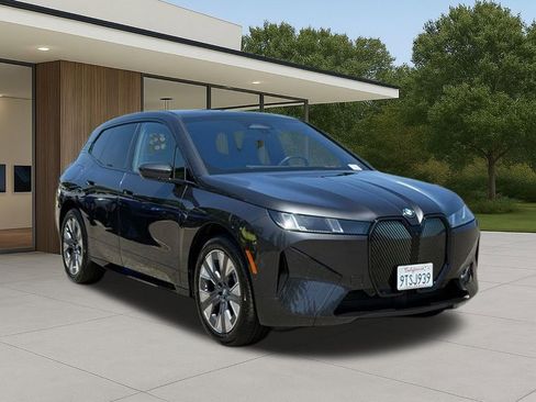 Used 2026 BMW iX xDrive60 w/ Premium Package AWD/4WD image 3