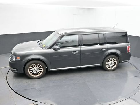 Used 2016 Ford Flex SEL FWD image 17