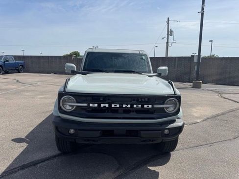 Used 2024 Ford Bronco Outer Banks AWD/4WD image 2