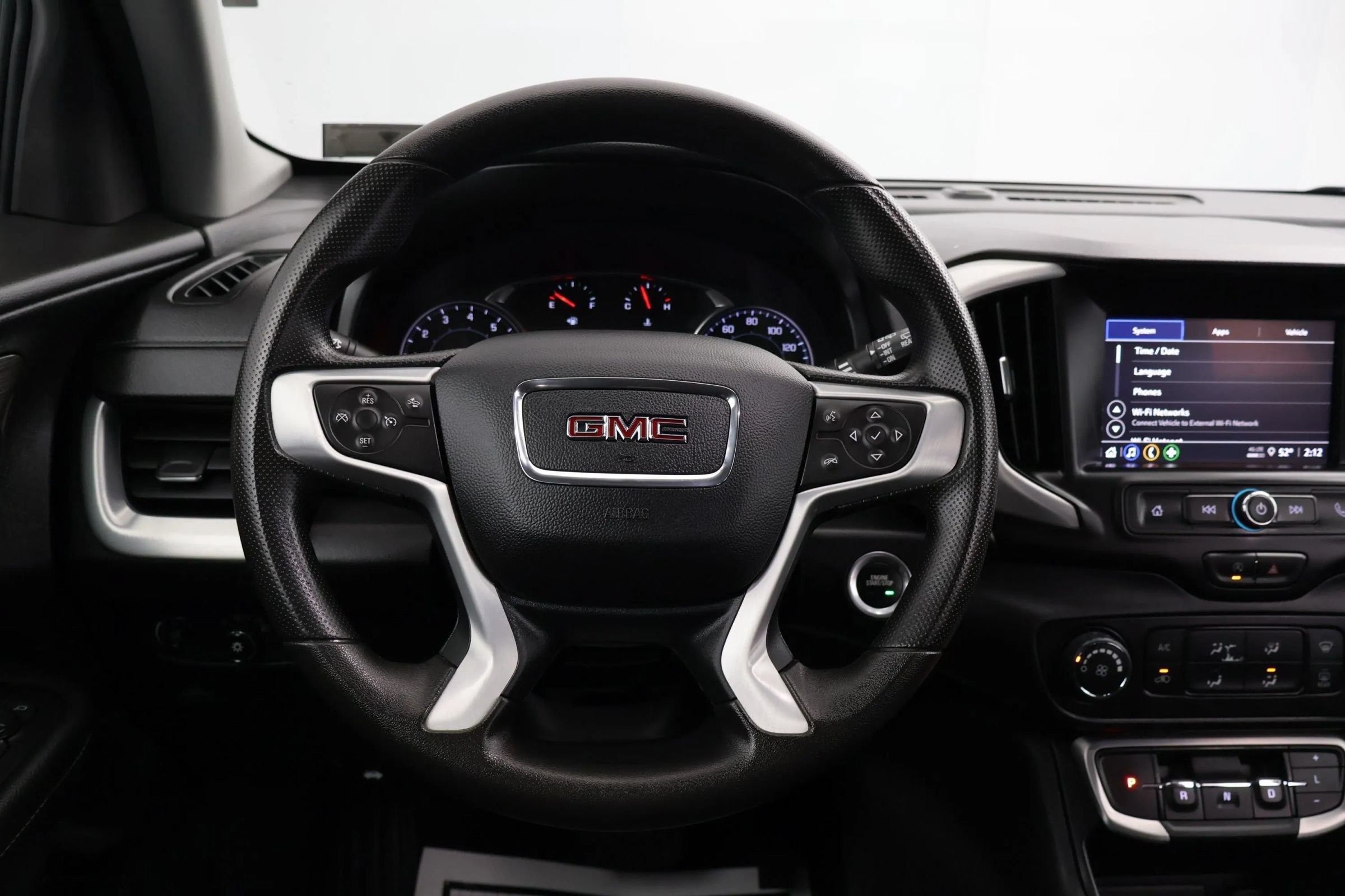 Used 2024 GMC Terrain SLE AWD/4WD image 17