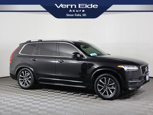 Used 2018 Volvo XC90 T6 Momentum w/ Convenience Package image 1