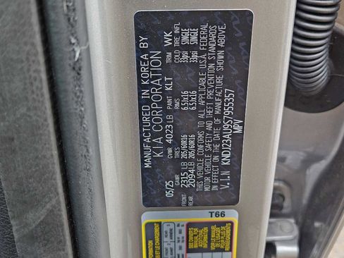 Used 2025 Kia Soul LX image 29