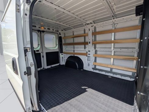 Used 2025 RAM ProMaster 2500 w/ U-Haul Equipment Group FWD image 13
