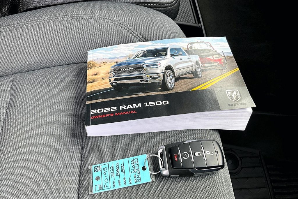 Used 2022 RAM 1500 Big Horn AWD/4WD image 32