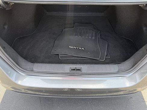 Used 2025 Nissan Sentra SV FWD image 33