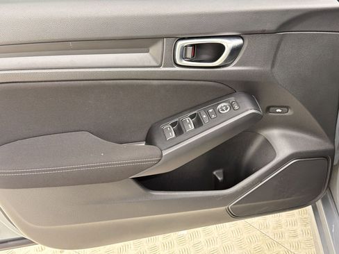 Used 2025 Honda Civic Sport image 13