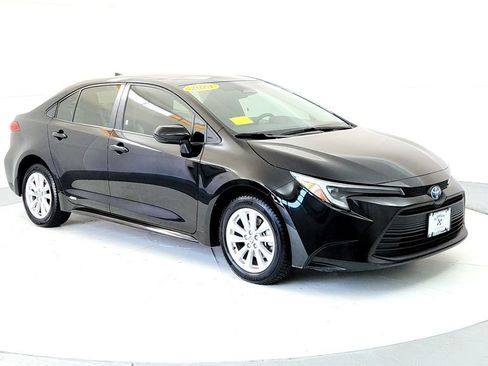 Used 2024 Toyota Corolla LE w/ LE Convenience Package AWD/4WD image 7