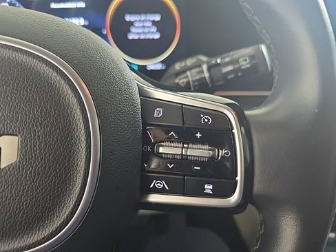 Used 2023 Kia Carnival SX image 10