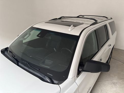 Used 2017 Chevrolet Suburban Premier image 12