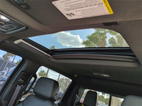 Used 2023 GMC Sierra 1500 AT4 w/ AT4 Preferred Package image 18