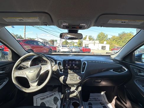 Used 2020 Chevrolet Malibu LT image 19
