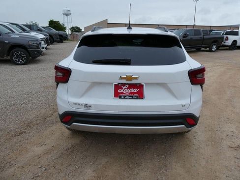 New 2026 Chevrolet Trax LT w/ LT Convenience Package FWD image 6