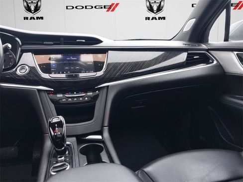 Used 2021 Cadillac XT6 Premium Luxury image 10