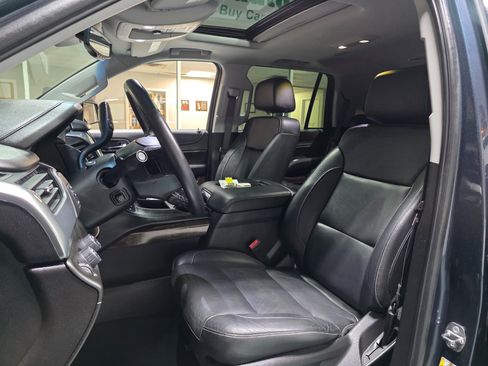 Used 2019 Chevrolet Tahoe LT w/ RST Edition image 15