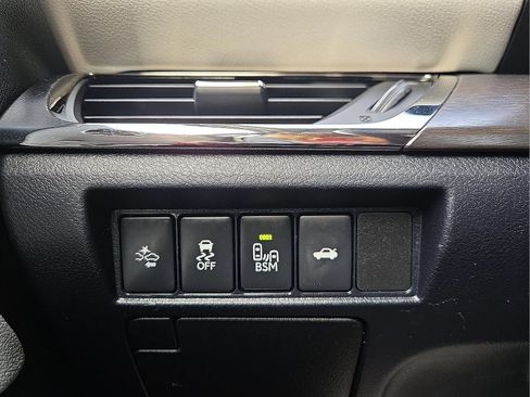 Used 2018 Toyota Avalon XLE Premium FWD image 19
