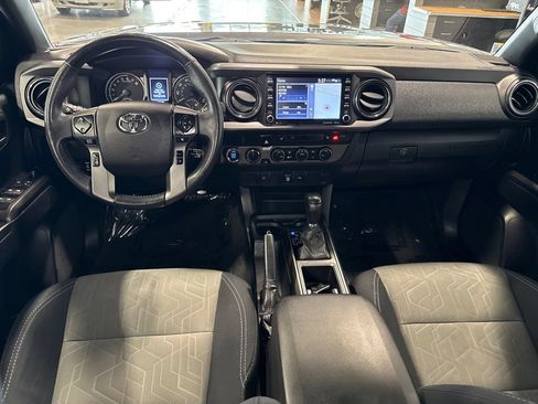 Used 2021 Toyota Tacoma TRD Sport AWD/4WD image 9