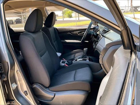 Used 2020 Nissan Rogue S FWD image 9