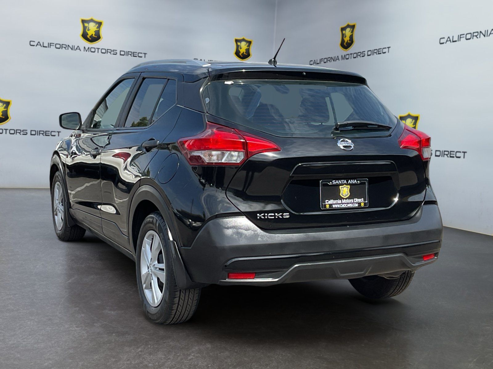 Used 2018 Nissan Kicks S FWD image 7