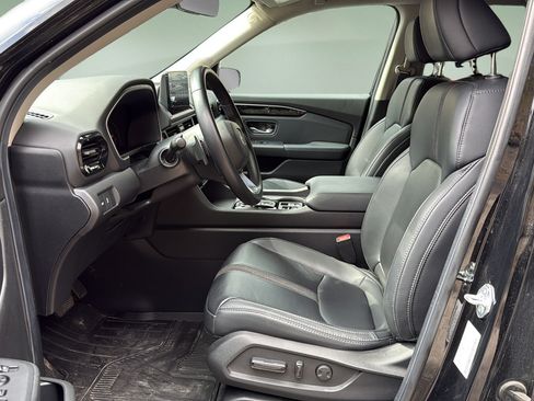 Used 2025 Honda Pilot EX-L image 11