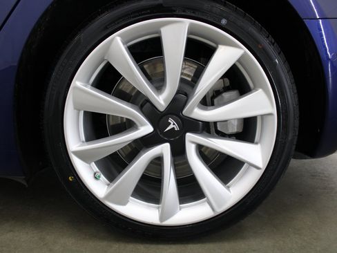 Used 2019 Tesla Model 3 Mid Range image 8