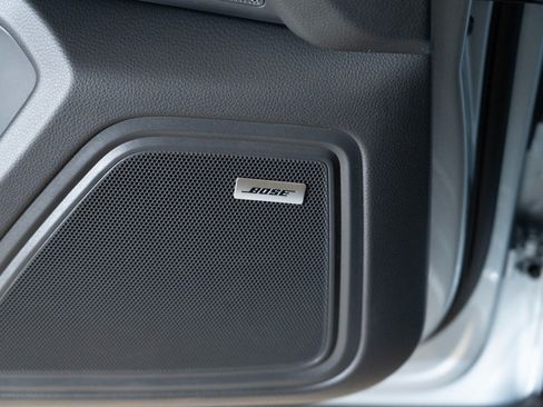 Certified 2026 Porsche Macan AWD/4WD image 17