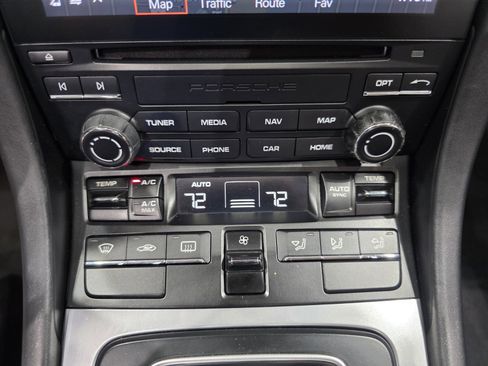 Used 2018 Porsche 911 Turbo image 18