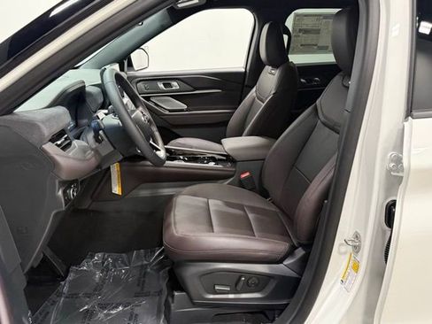 New 2026 Ford Explorer Platinum image 14